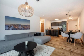 NEW! Design Apartment w mountain views & 10 mins from Sölden, Huben